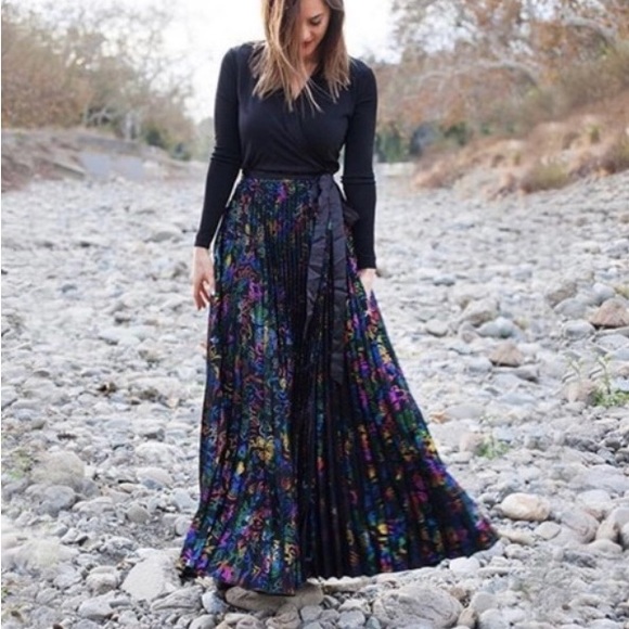 LuLaRoe Dresses & Skirts - LuLaRoe DeAnne Elegant Collection Pleated Maxi Wrap Black/Metallic Rainbow-SZ6/8